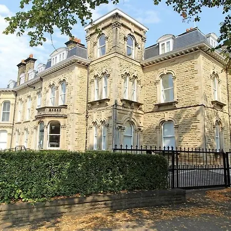 Apartamento Harrogate Haven By Luxus Exterior foto