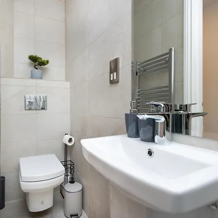Apartamento Harrogate Haven By Luxus Exterior foto