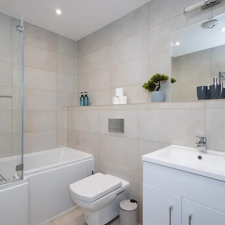 Apartamento Harrogate Haven By Luxus Exterior foto